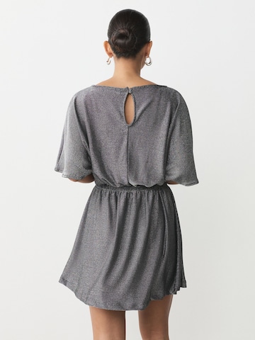 Next Φόρεμα κοκτέιλ σε ασημί