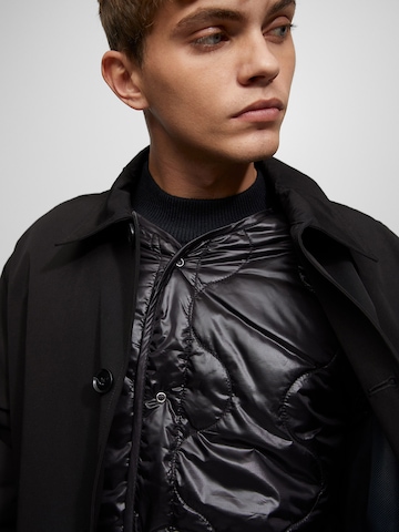 Pull&Bear Between-seasons coat in Black