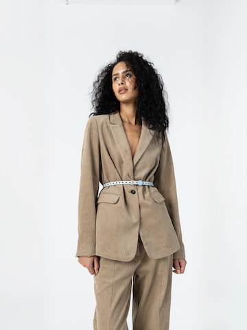 Sacou ' Couderoy ' de la Coster Copenhagen pe gri: față