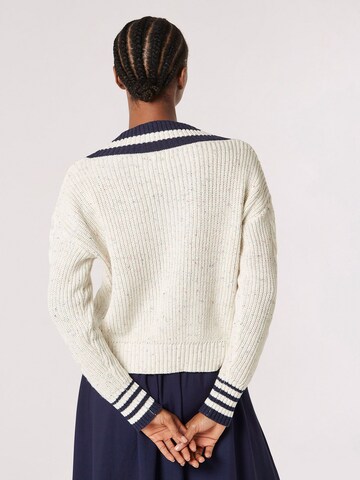 Apricot Pullover in Beige