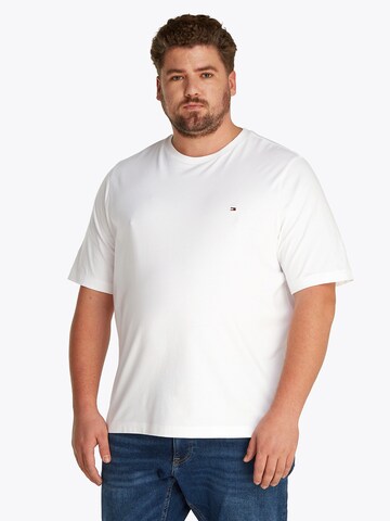 Tommy Hilfiger Big & Tall Koszulka 'ESSENTIAL' w kolorze biały: przód