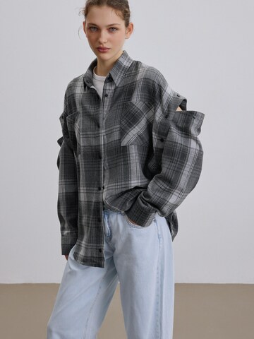Estro Bluse‌‌‌‌‌‌‌‌‌‌ in Grau: Vorderseite