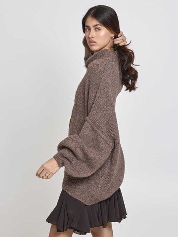 Lilavie Strickjacke ' Lolaa Oversize One Size ' in Braun