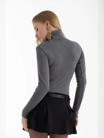 Pullover di Hiccup in grigio