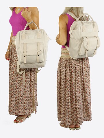 Jennifer Jones Rucksack in Beige