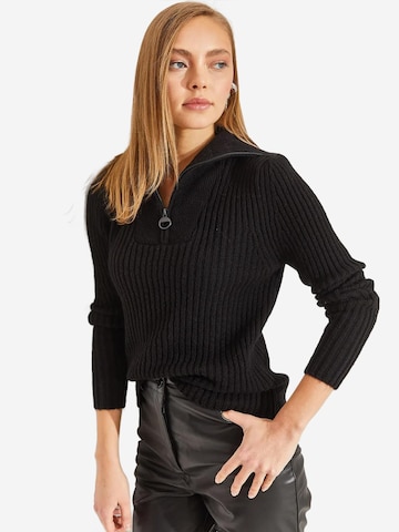 Pullover di Bianco Lucci in nero: frontale