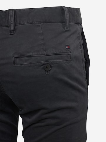 TOMMY HILFIGER Slimfit Chinosy 'Bleecker' w kolorze szary