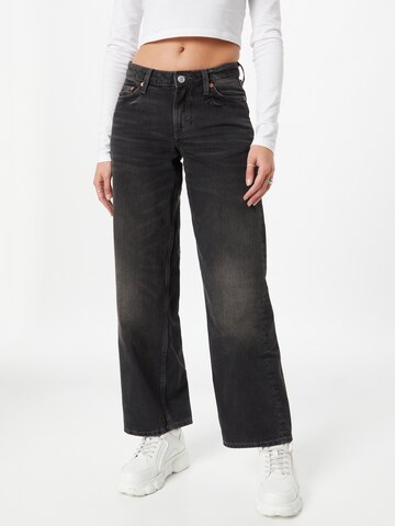 WEEKDAY Loose fit Jeans in Black: front