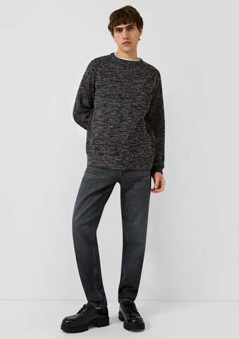 Pull-over QS en noir : devant