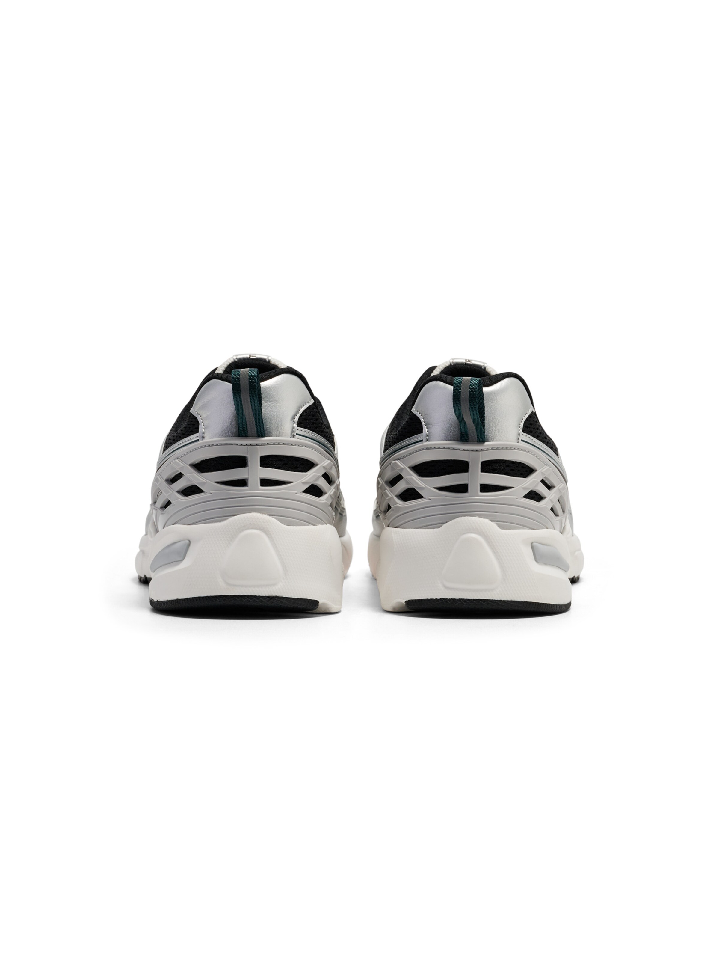 Sneaker bassa di Hummel in bianco