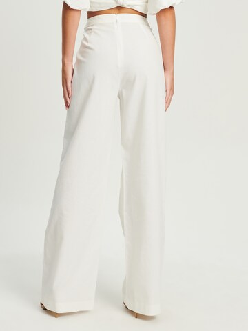 Tussah Regular Панталон с набор 'DREW' в бяло: отзад