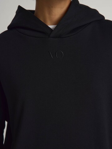 Sweat-shirt VERSTIQUE en noir