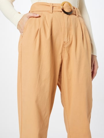 Peppercorn Pleat-Front Pants 'Dalina' in Brown