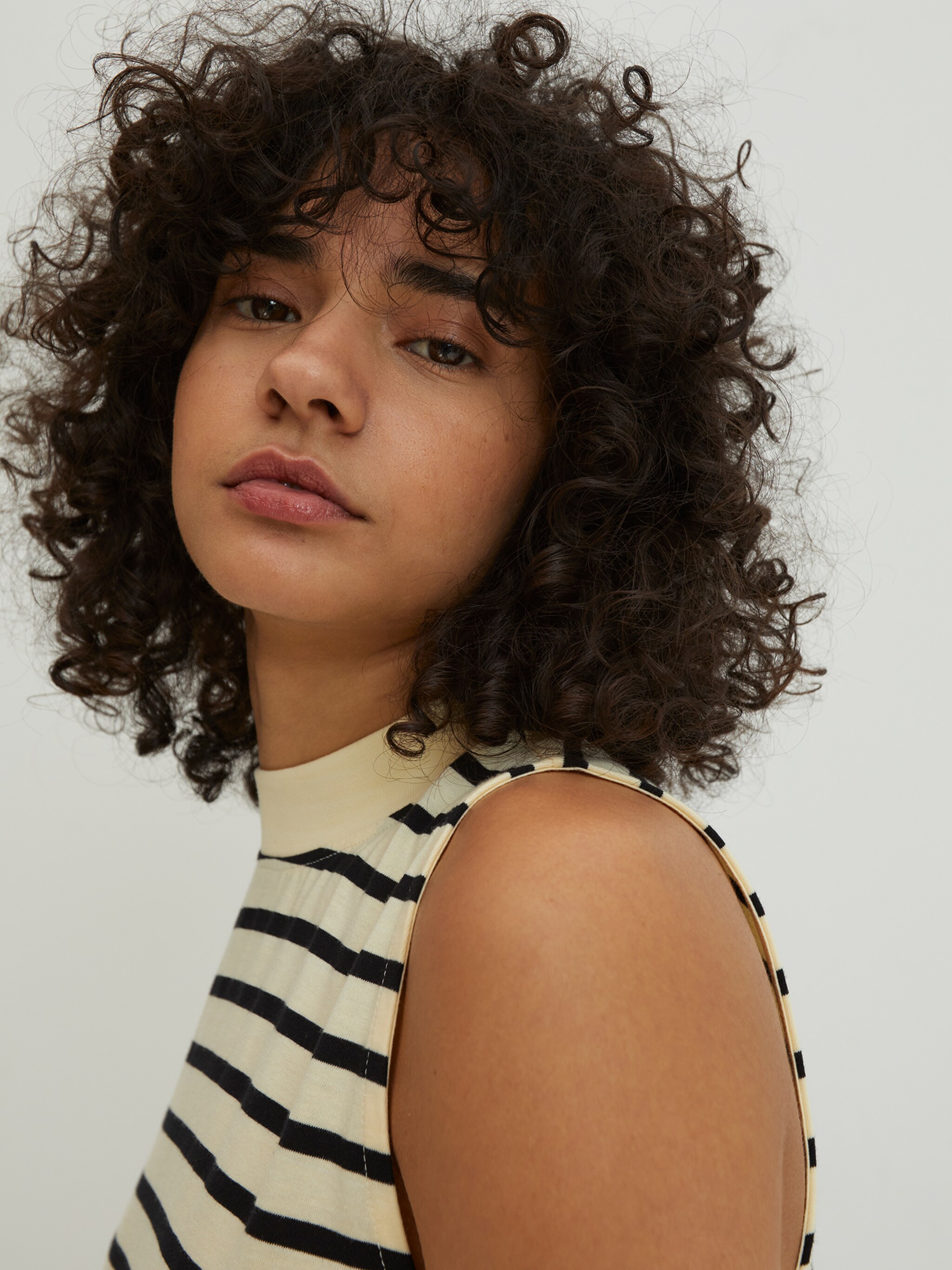 EDITED Producten Jurk 'Aleana' Crème