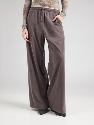 Wide leg Pantaloni 'Davina' di WEEKDAY in grigio: frontale