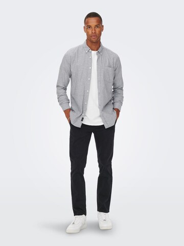 Coupe regular Chemise 'Niko' Only & Sons en gris