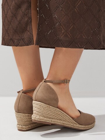 Next Sandaalit 'Forever Comfort®' värissä beige