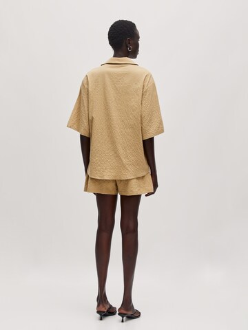 EDITED Bluse 'Chris' i beige