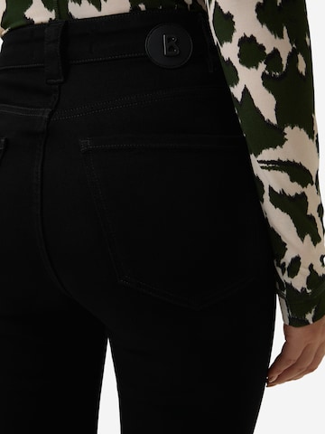 BOGNER Flared Jeans 'Julie' in Schwarz