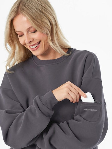 Organication Sweatshirt in Grau