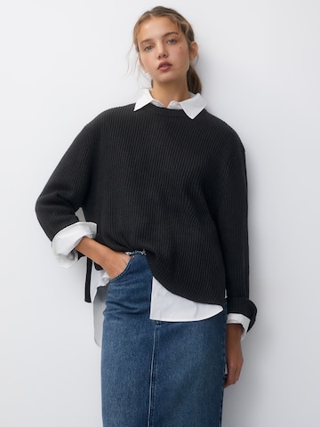 Pull&Bear Sweater in Grey: front