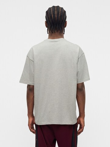 ADIDAS ORIGINALS - Camisa 'ESS' em cinzento