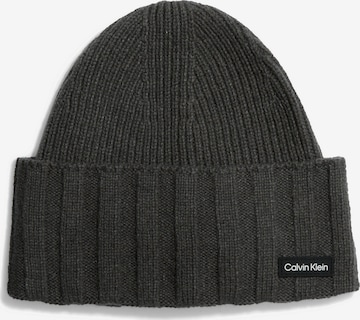 Calvin Klein Beanie in Green: front