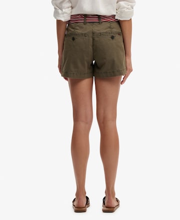 Coupe slim Pantalon chino 'Classic' Superdry & Co en vert