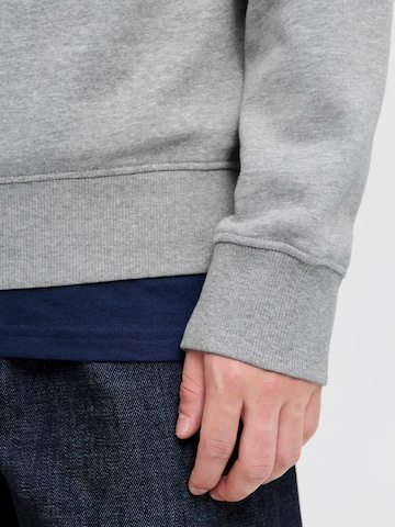 JACK & JONES Свитшот 'JJURBAN' в Серый