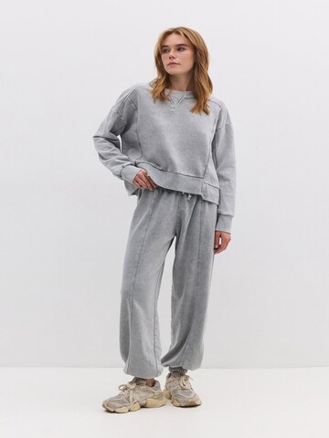 No Matter What Sweatshirt in Grau: Vorderseite