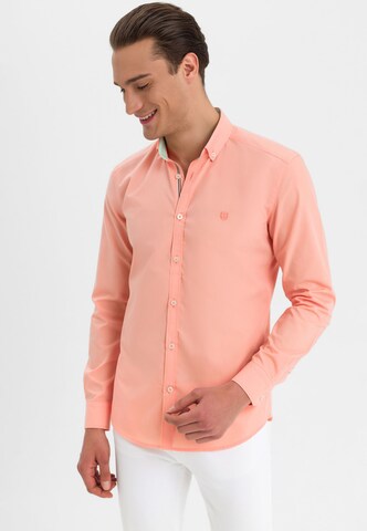 Coupe slim Chemise Jimmy Sanders en orange : devant