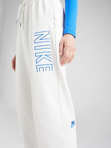 Regular Pantalon Nike Sportswear en blanc