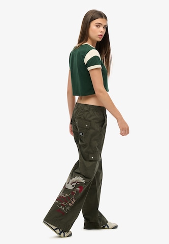 Superdry & Co Loosefit Cargobroek in Groen