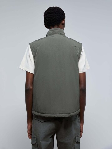 Scalpers Vest in Green