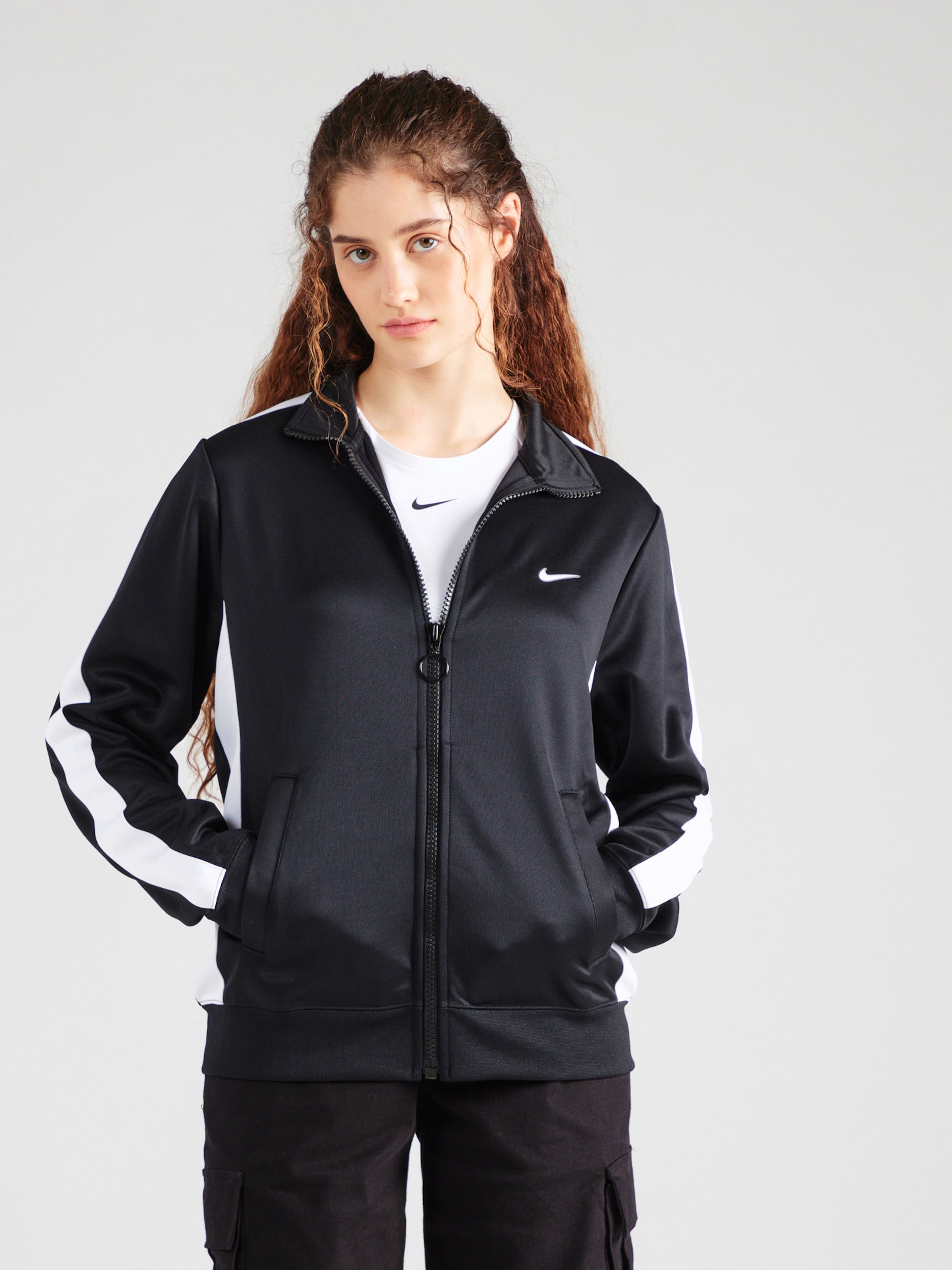 Survêtement nike sportswear new arrivals