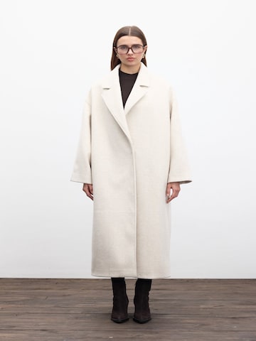 MANUKA Winter jacket in Beige: front