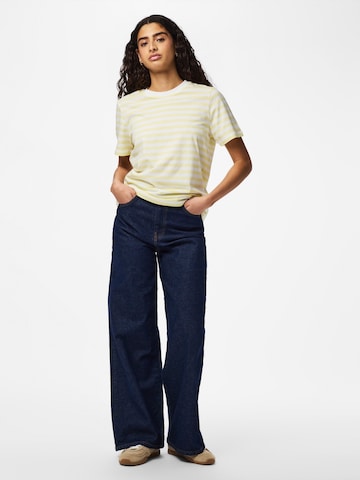 PIECES - Camiseta 'PCRIA' en amarillo