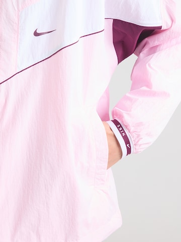 Nike Sportswear Tussenjas in Roze