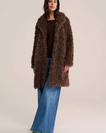 WE Fashion Płaszcz przejściowy w kolorze brązowy: przód