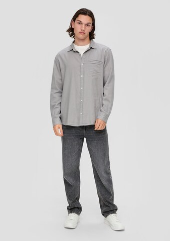 QS Regular Fit Hemd in Grau