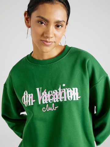 On Vacation Club Sweatshirt in Green