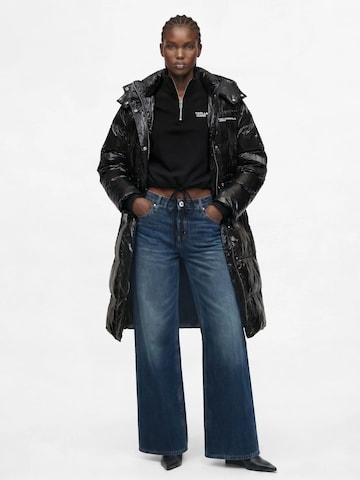 KARL LAGERFELD JEANS Zimska jakna | črna barva: sprednja stran