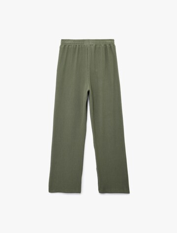 Koton Wide leg Trousers in Green