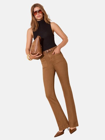 Friends Like These Flared Jeans i brun: framsida