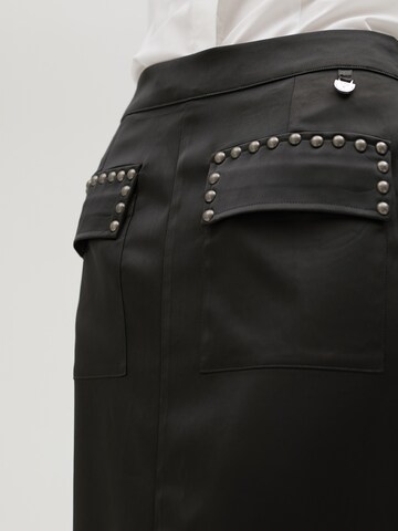 Gonna di Lola Casademunt in nero