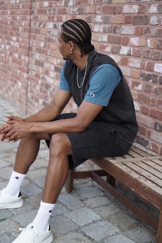 Champion Shirt in Black
