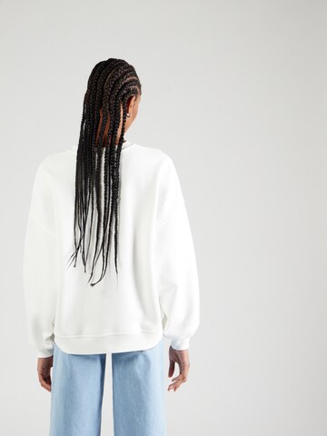 Sweat-shirt 'June' florence by mills exclusive for ABOUT YOU en blanc