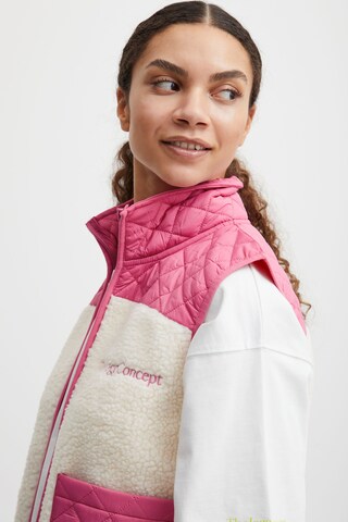 The Jogg Concept Vest in Pink