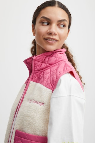 The Jogg Concept Vest in Pink