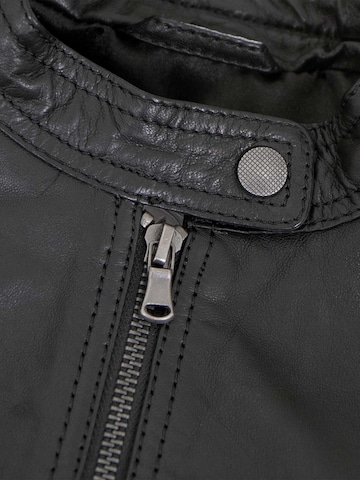 7ELEVEN Between-Season Jacket in Black